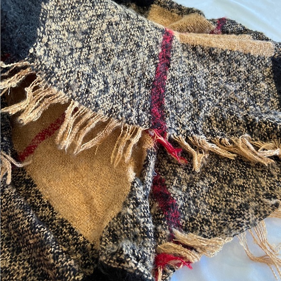 Steve Madden Turtleneck Cable Knit Fringe Poncho Cape Sweater OS Winter Fall Wo - Picture 5 of 13